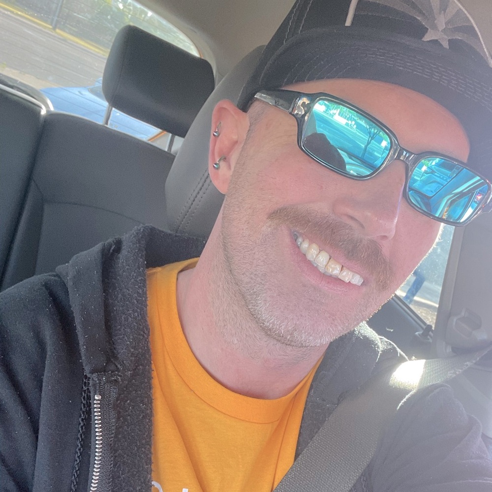 Meet your Posher, Dustin